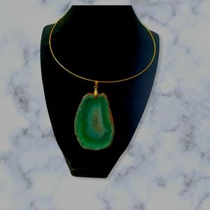 Green onyx pendant necklace